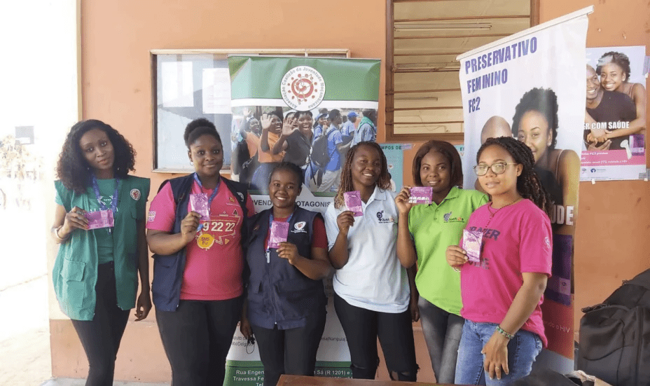 Women at FC2 Outreach Event